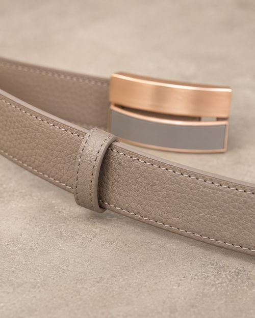 Evara Bridge Women’s Pebbled Leather Belt – Stone Taupe