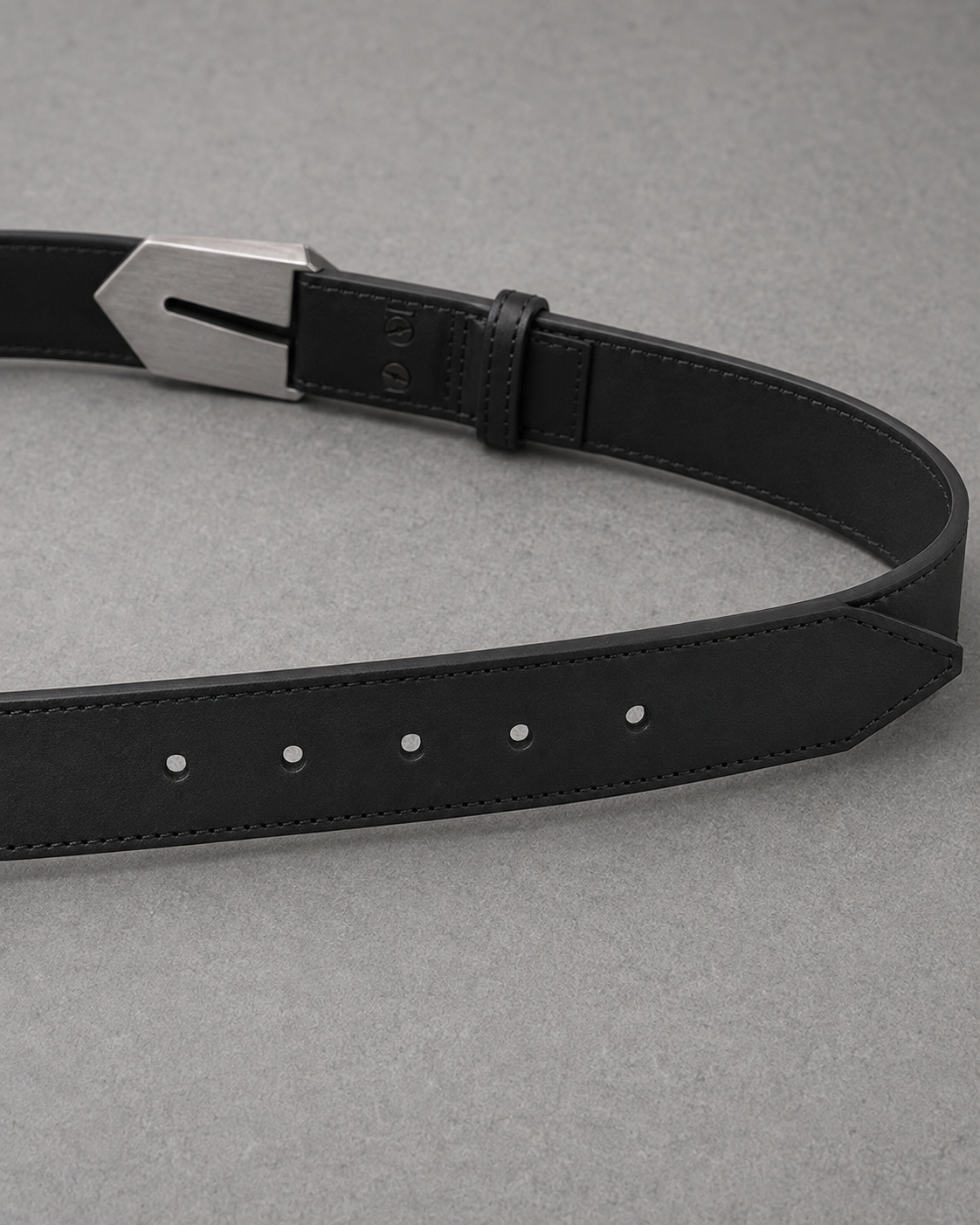 Selene Fold Leather Belt – Matte Black