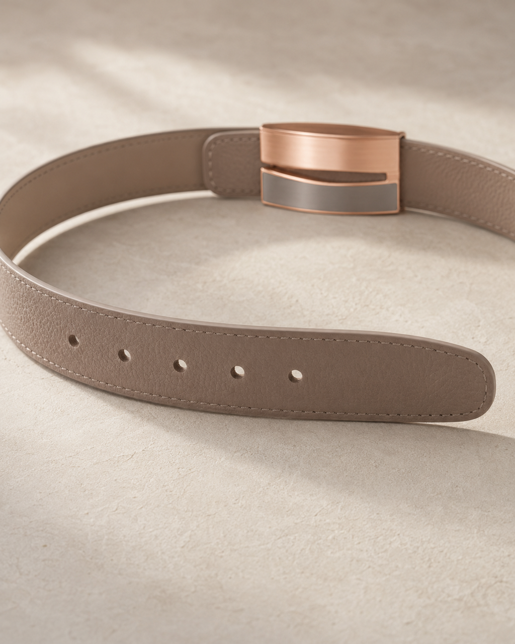 Evara Bridge Women’s Pebbled Leather Belt – Stone Taupe