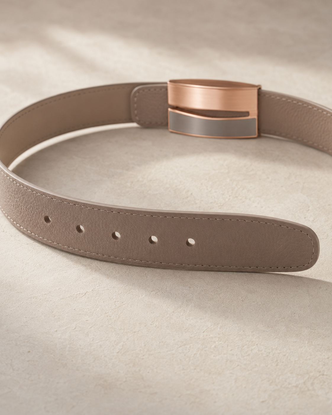 Evara Bridge Women’s Pebbled Leather Belt – Stone Taupe